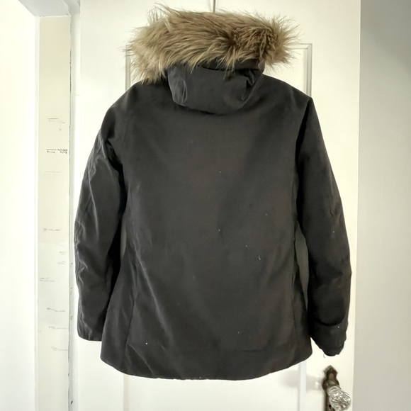 Helly Hansen winter coat - Picture 2 of 10